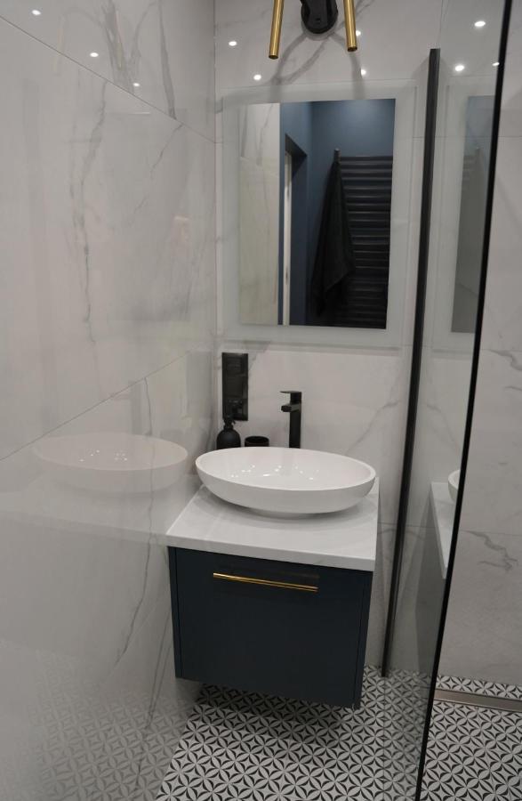 Apartamenty Metro Targowek 27 Warsaw Exterior photo