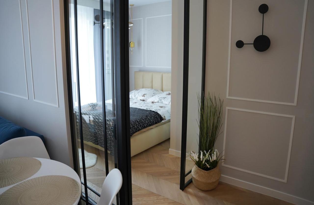 Apartamenty Metro Targowek 27 Warsaw Exterior photo